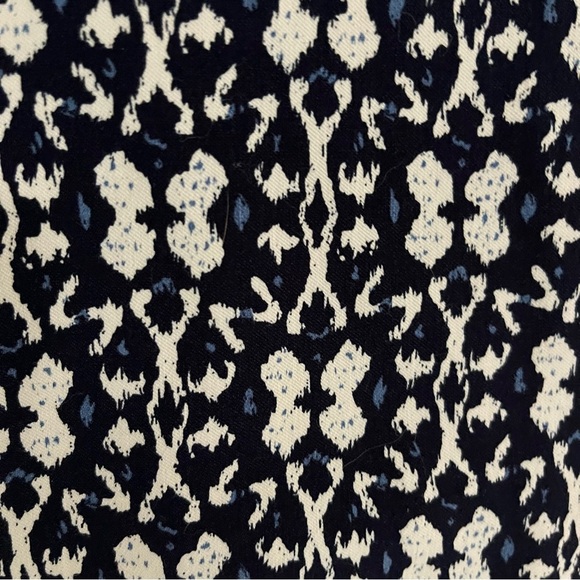 Margaret M size medium navy pattern elastic skirt - Picture 2 of 4